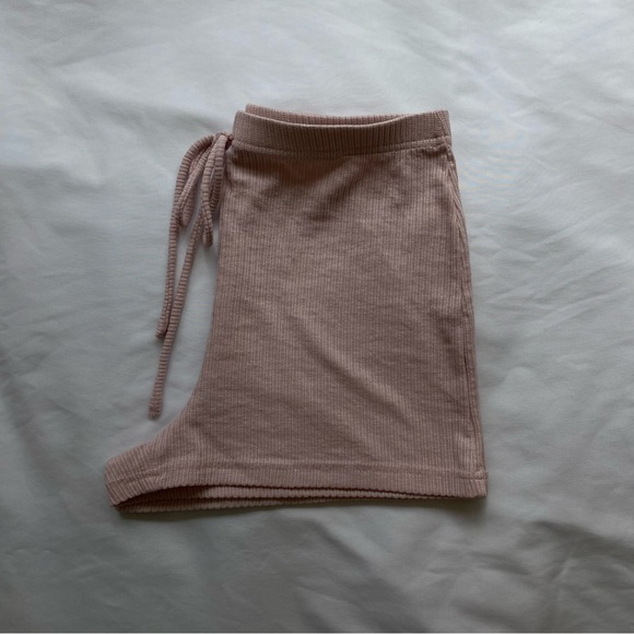 Light pink ribbed lounge shorts - Picture 3 of 7